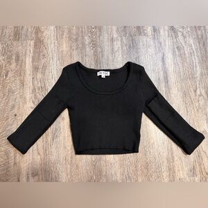 Women’s Tic Toc super cropped black long sleeve top with thumb holes SZ S